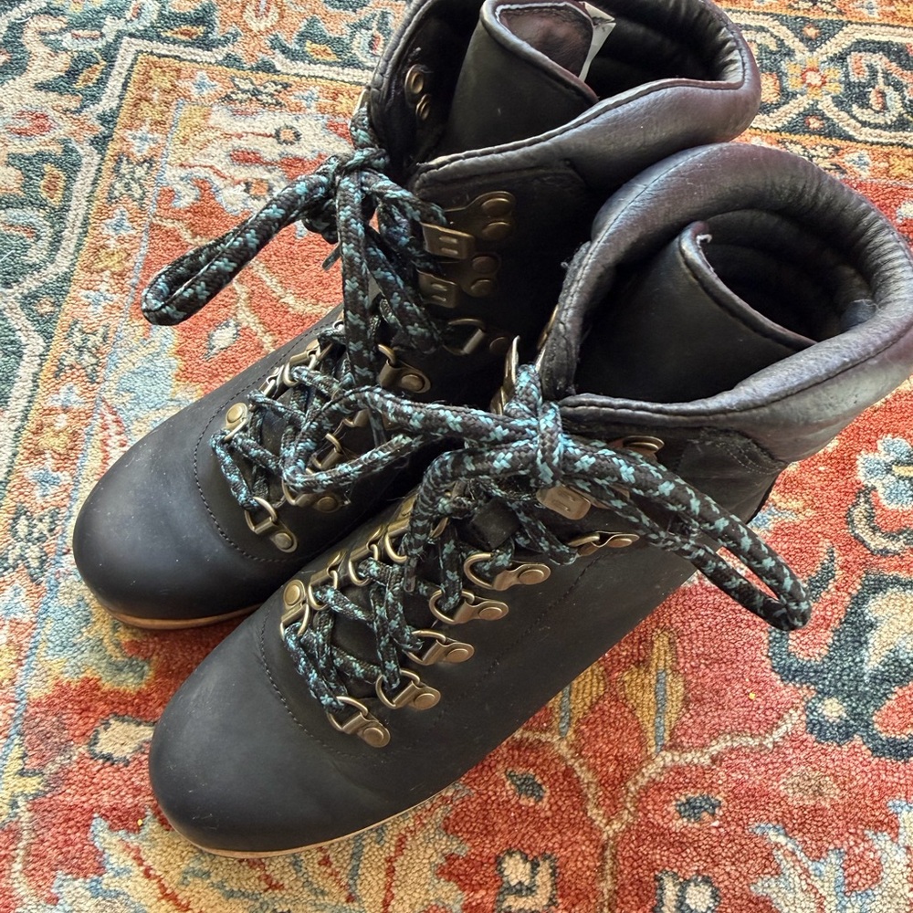 Sorel Women's Conquest Wedge Waterproof Snow Boots